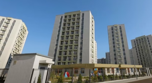 3 ildir təhvil verilən MİDA binası küləyə tab gətirmədi - VİDEO